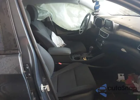 2020 Hyundai Tucson Value z USA, uszkodzony, nr VIN KM8J3CA46LU206981